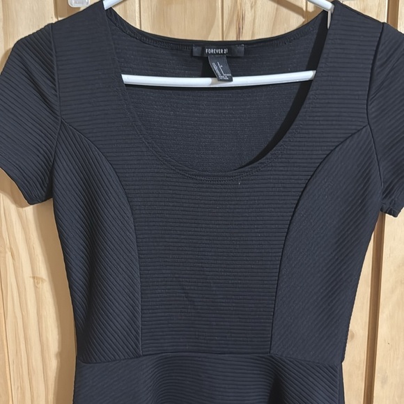 Forever 21 Black Short Sleeve Dress - Picture 4 of 6
